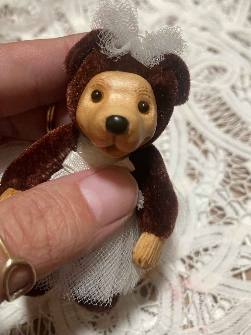 Robert Raikes Mini Collectible Bear “Viola” - Picture 3 of 9